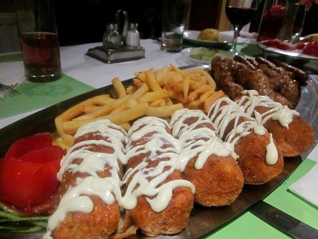 Restoran Dva jelena Berane tradicionalni specijaliteti crnogorske kuhinje Restoran Dva jelena Berane tradicionalni specijaliteti crnogorske kuhinje